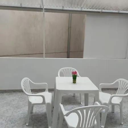 Apartamento Amplio Y Acogedor Piso En El Centro De Carballo