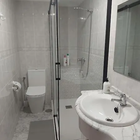 Apartamento Amplio Y Acogedor Piso En El Centro De Carballo